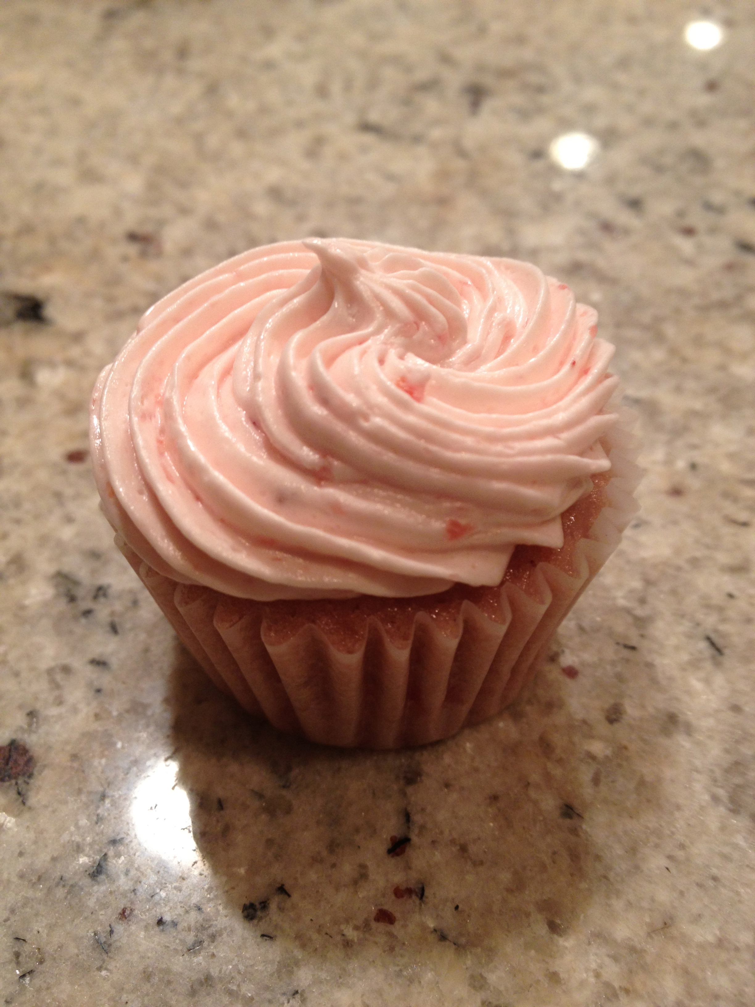 strawberry mini cupcakes